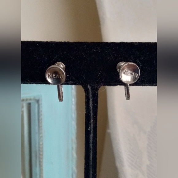*PRICE DROP* Nemo Vintage Earrings Sparkling Rhinestone Solitaire Screw back MCM - Picture 6 of 9